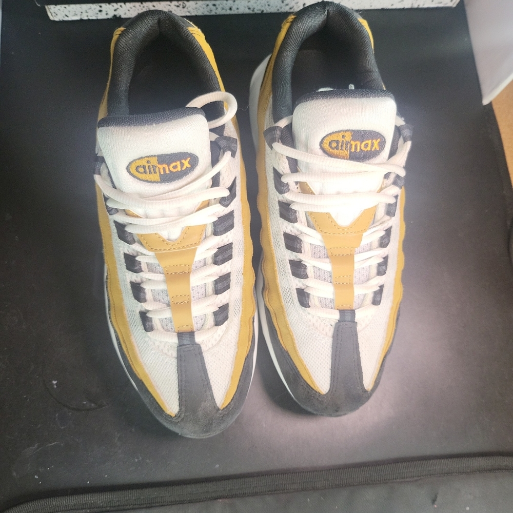 Size 7- Nike Air Max 95 Recraft (Black-Dark Smoke Grey) CJ3906-010.. Wmns 8.5.. - Picture 11 of 16